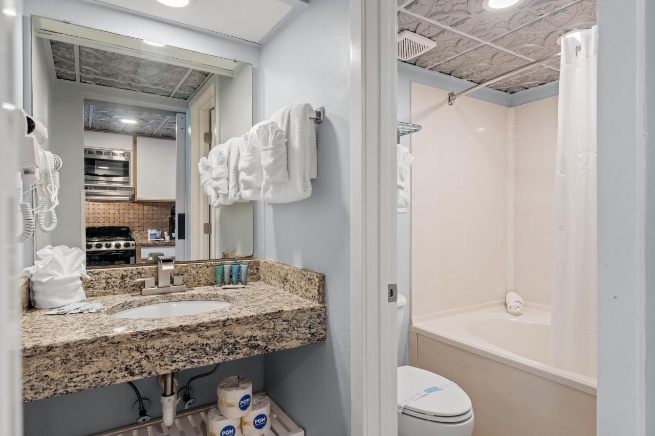 2300 Ocean Blvd. N  Photo 8