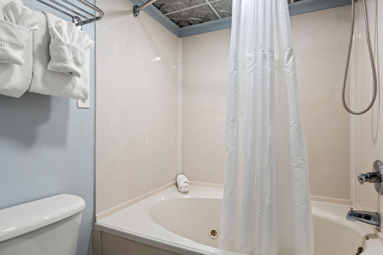 2300 Ocean Blvd. N  Photo 9