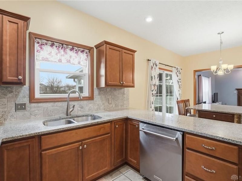 661 Willow Point Court, Troy, OH 45373 Photo 16