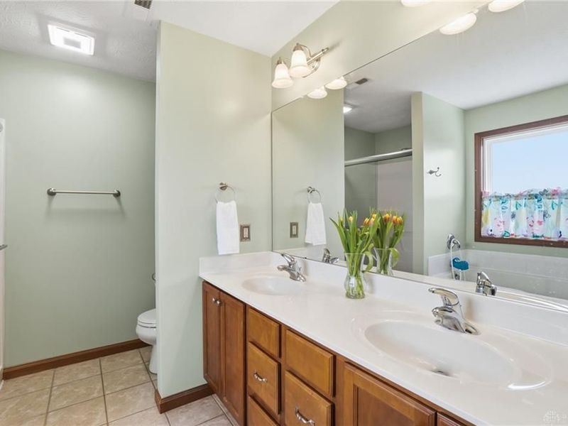 661 Willow Point Court, Troy, OH 45373 Photo 28