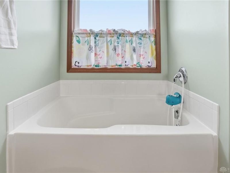 661 Willow Point Court, Troy, OH 45373 Photo 31