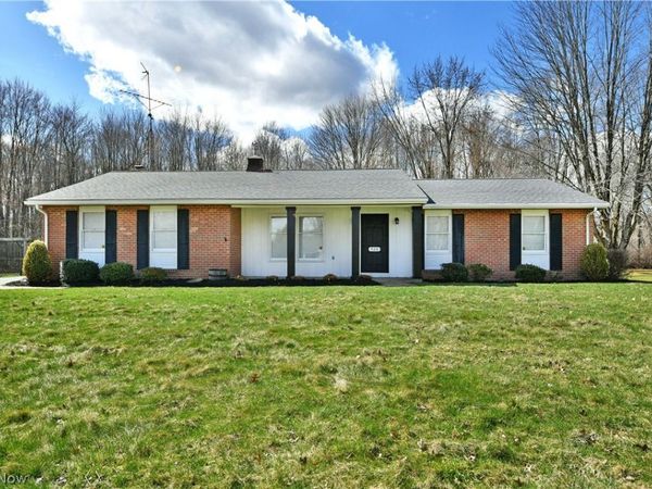 928 Bedford Road , Brookfield, OH 44438