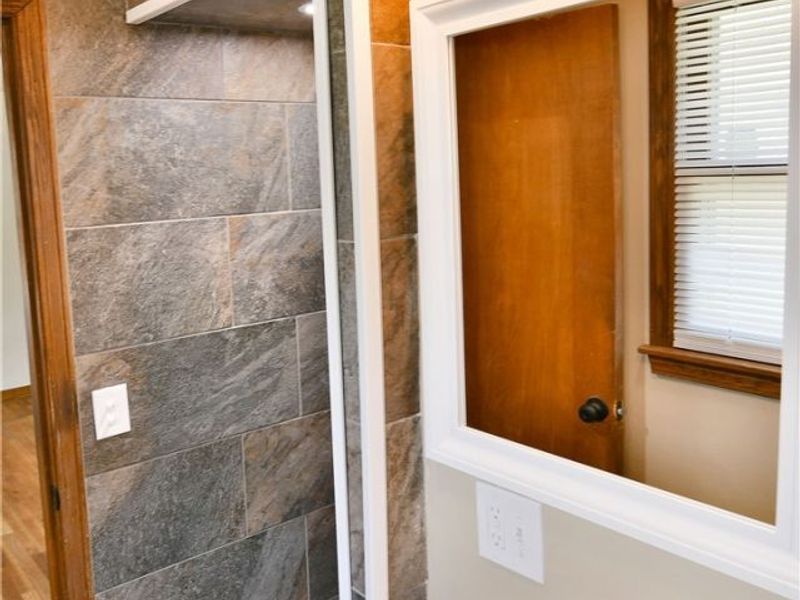 928 Bedford Road , Brookfield, OH 44438 Photo 14