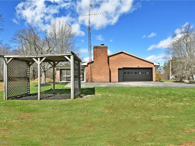 928 Bedford Road , Brookfield, OH 44438 Photo 4