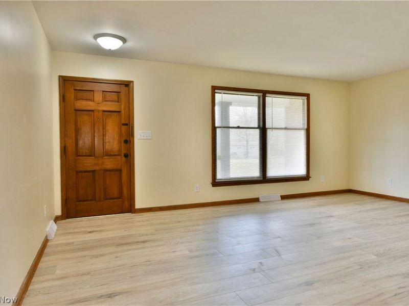 928 Bedford Road , Brookfield, OH 44438 Photo 6