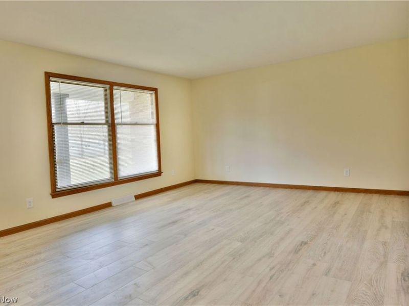 928 Bedford Road , Brookfield, OH 44438 Photo 9