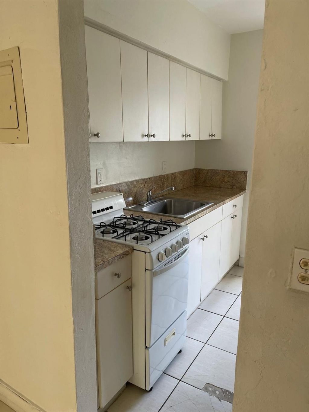 6944 Byron Avenue, Unit 16, Miami Beach, FL 33141 Photo