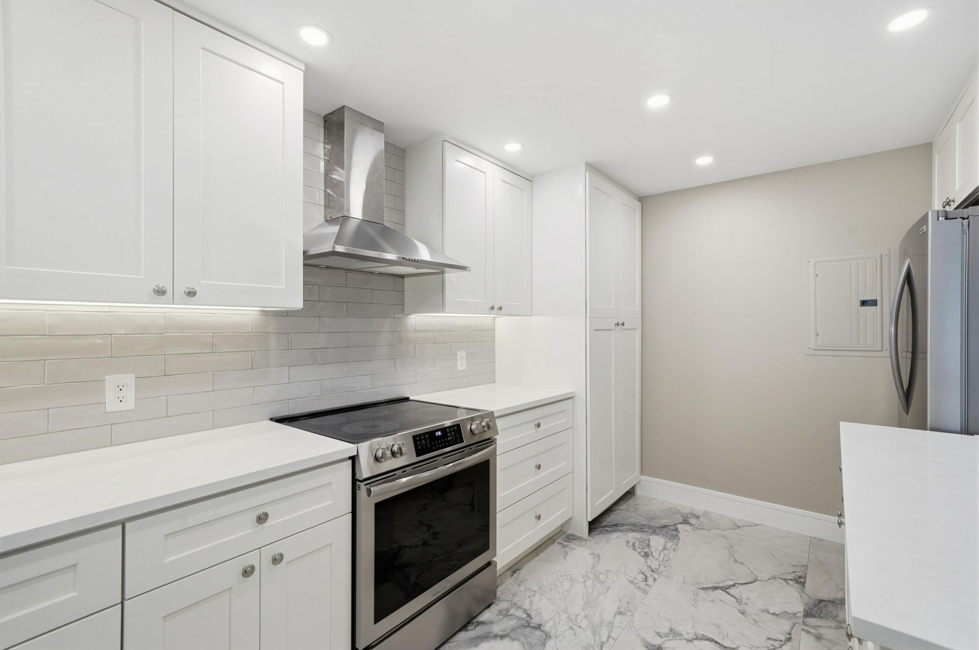 3550 Galt Ocean Drive, Unit 305, Fort Lauderdale, FL 33308 Photo