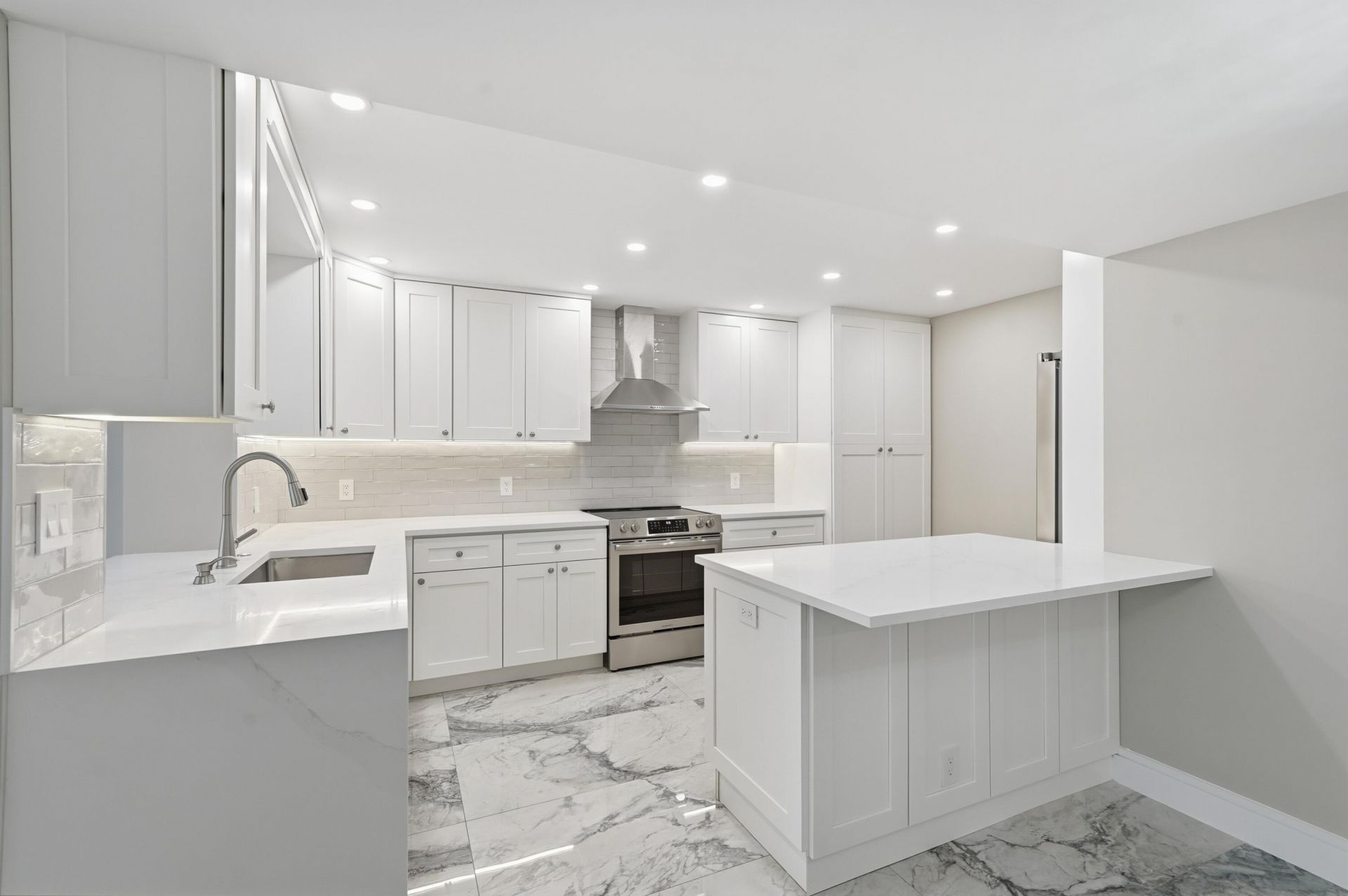 3550 Galt Ocean Drive, Unit 305, Fort Lauderdale, FL 33308 Photo