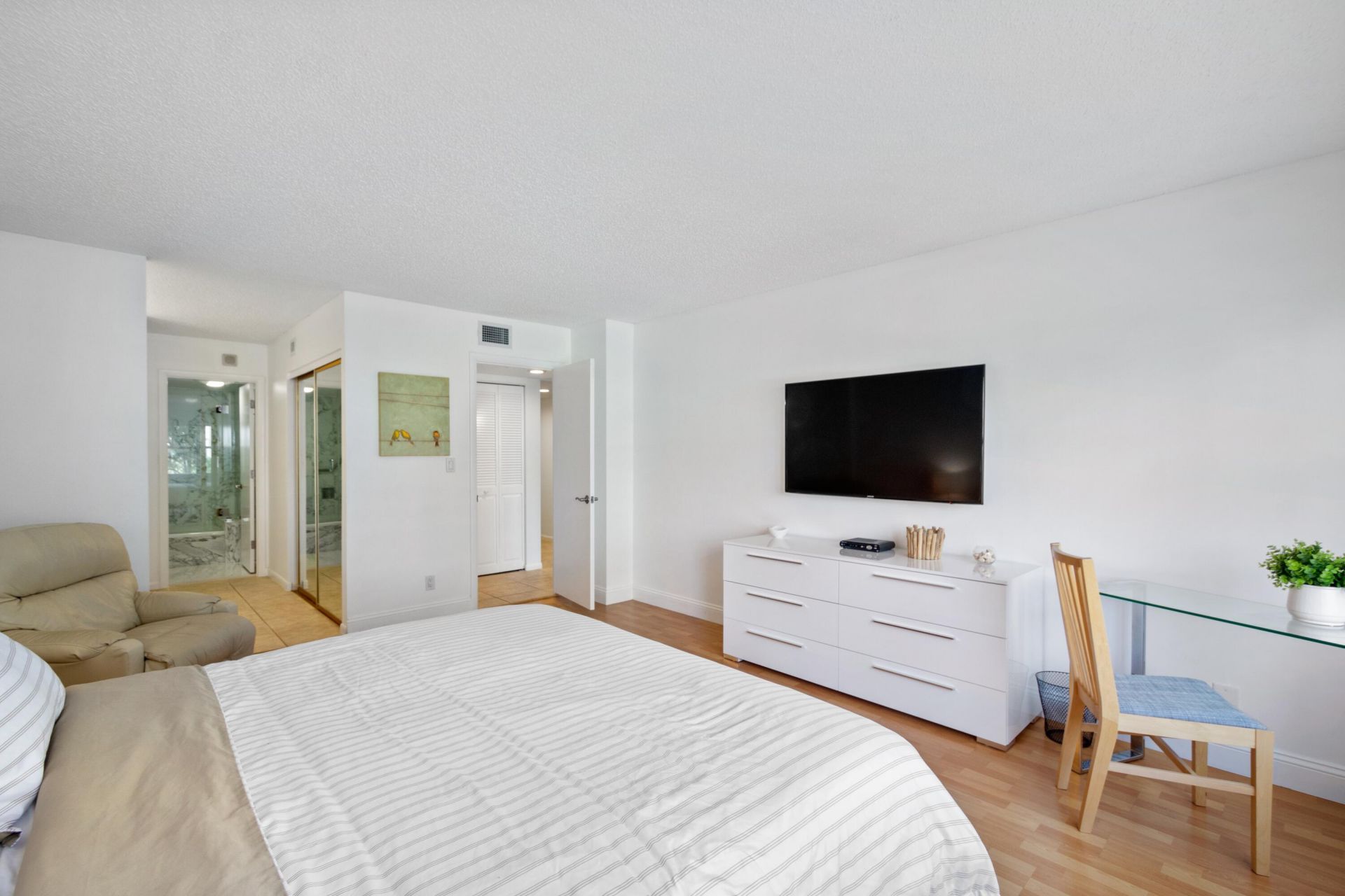 5000 N Ocean Boulevard, Unit 208, Lauderdale by the Sea, FL 33308 Photo