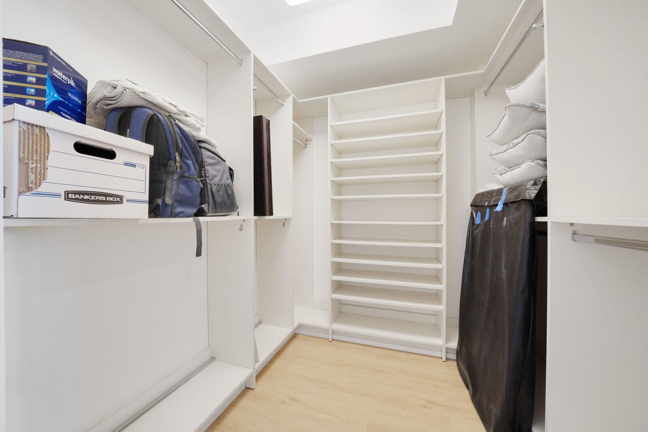 550 SE Mizner Boulevard, Unit B209, Boca Raton, FL 33432 Photo