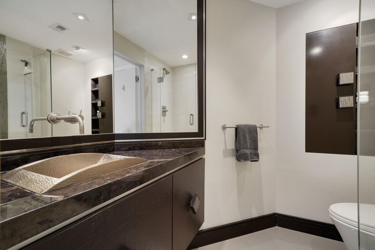 550 SE Mizner Boulevard, Unit B209, Boca Raton, FL 33432 Photo