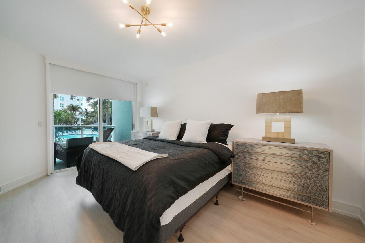 550 SE Mizner Boulevard, Unit B209, Boca Raton, FL 33432 Photo