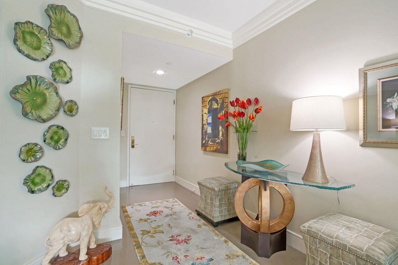 550 SE Mizner Boulevard, Unit B209, Boca Raton, FL 33432 Photo