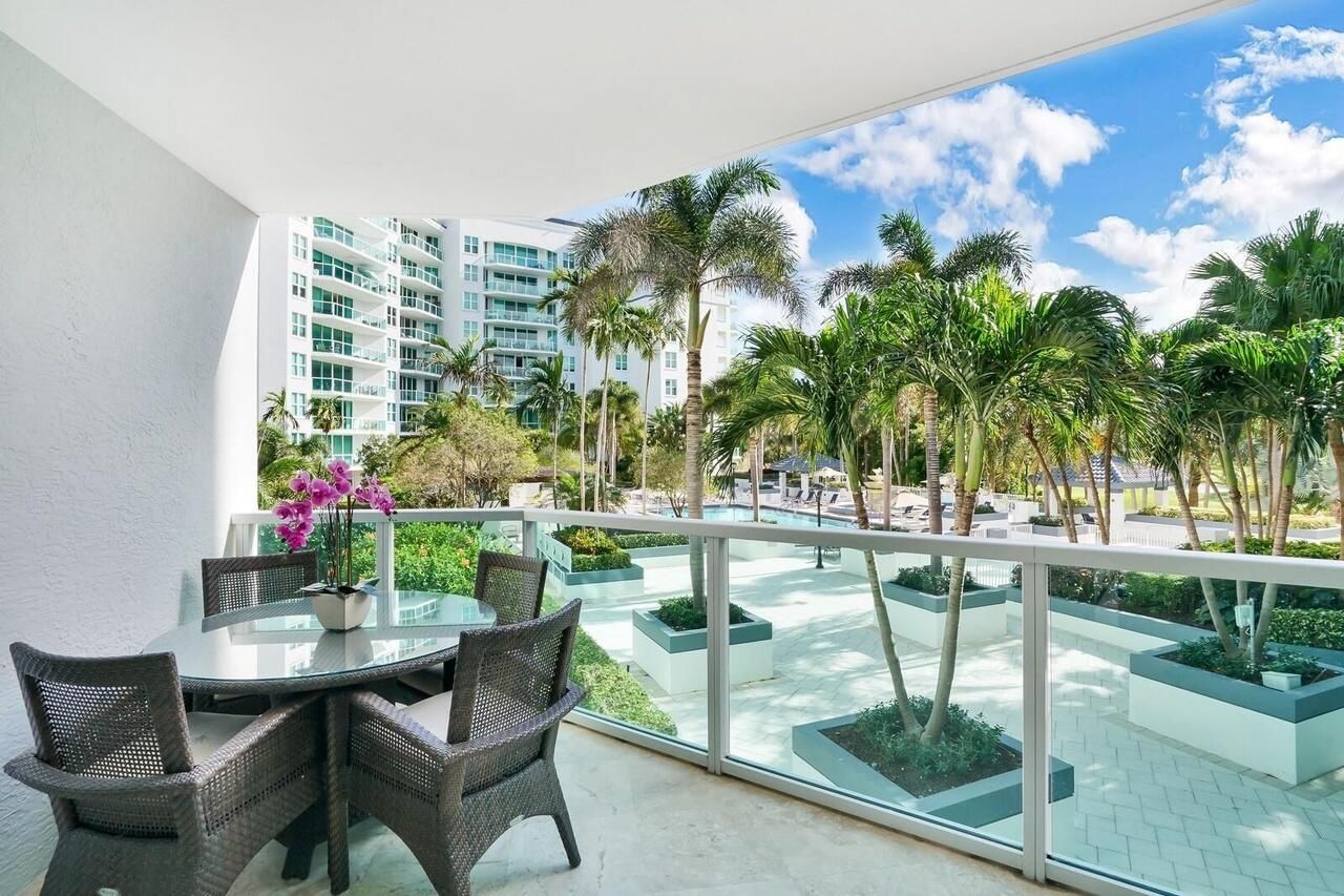 550 SE Mizner Boulevard, Unit B209, Boca Raton, FL 33432 Photo
