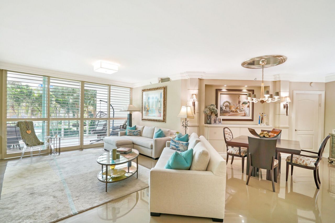 550 SE Mizner Boulevard, Unit B209, Boca Raton, FL 33432 Photo