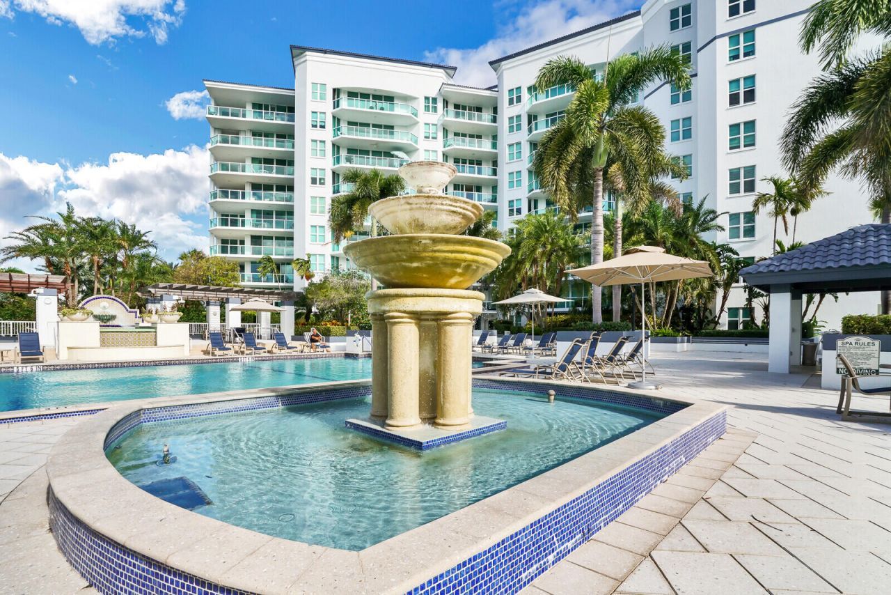 550 SE Mizner Boulevard, Unit B209, Boca Raton, FL 33432 Photo