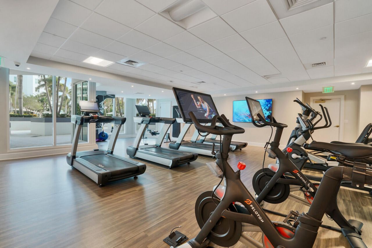 550 SE Mizner Boulevard, Unit B209, Boca Raton, FL 33432 Photo