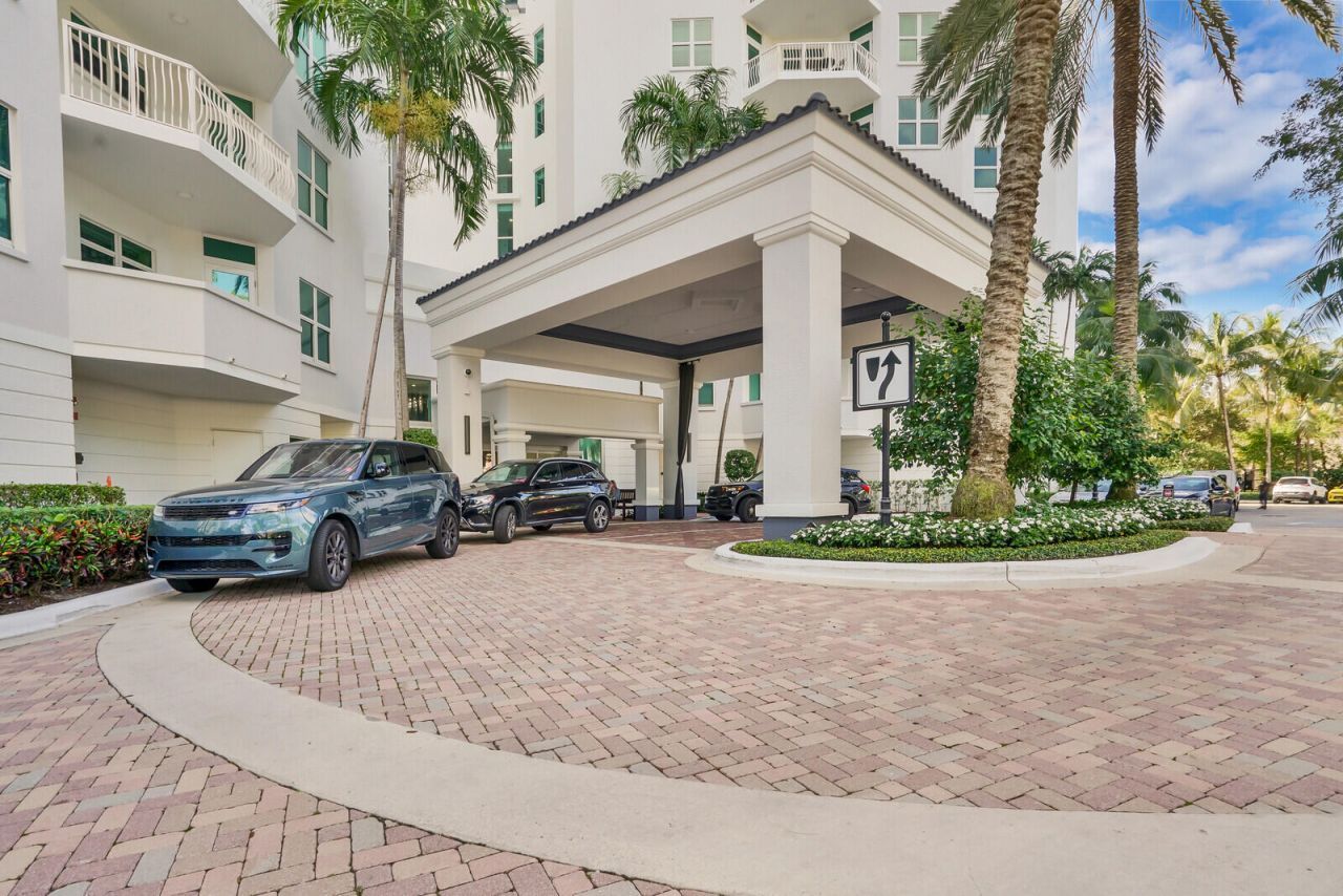 550 SE Mizner Boulevard, Unit B209, Boca Raton, FL 33432 Photo