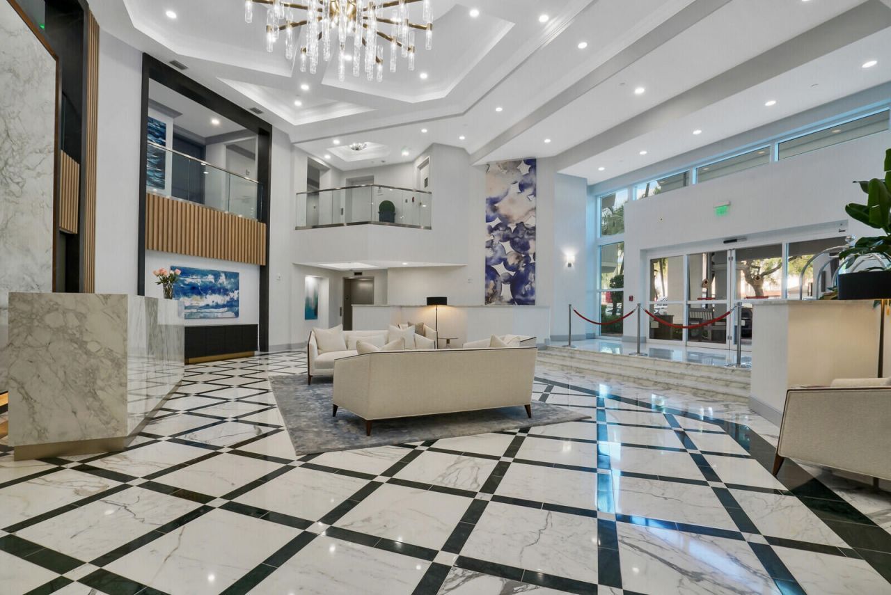 550 SE Mizner Boulevard, Unit B209, Boca Raton, FL 33432 Photo
