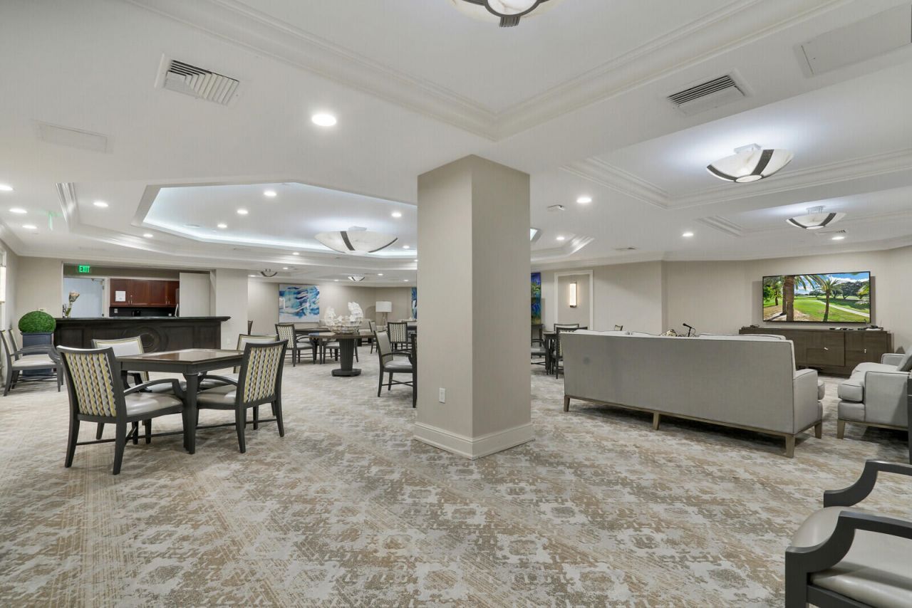 550 SE Mizner Boulevard, Unit B209, Boca Raton, FL 33432 Photo