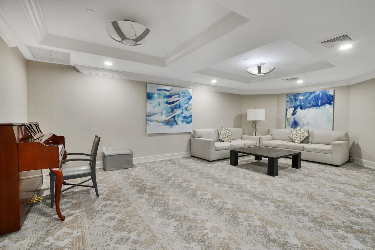 550 SE Mizner Boulevard, Unit B209, Boca Raton, FL 33432 Photo