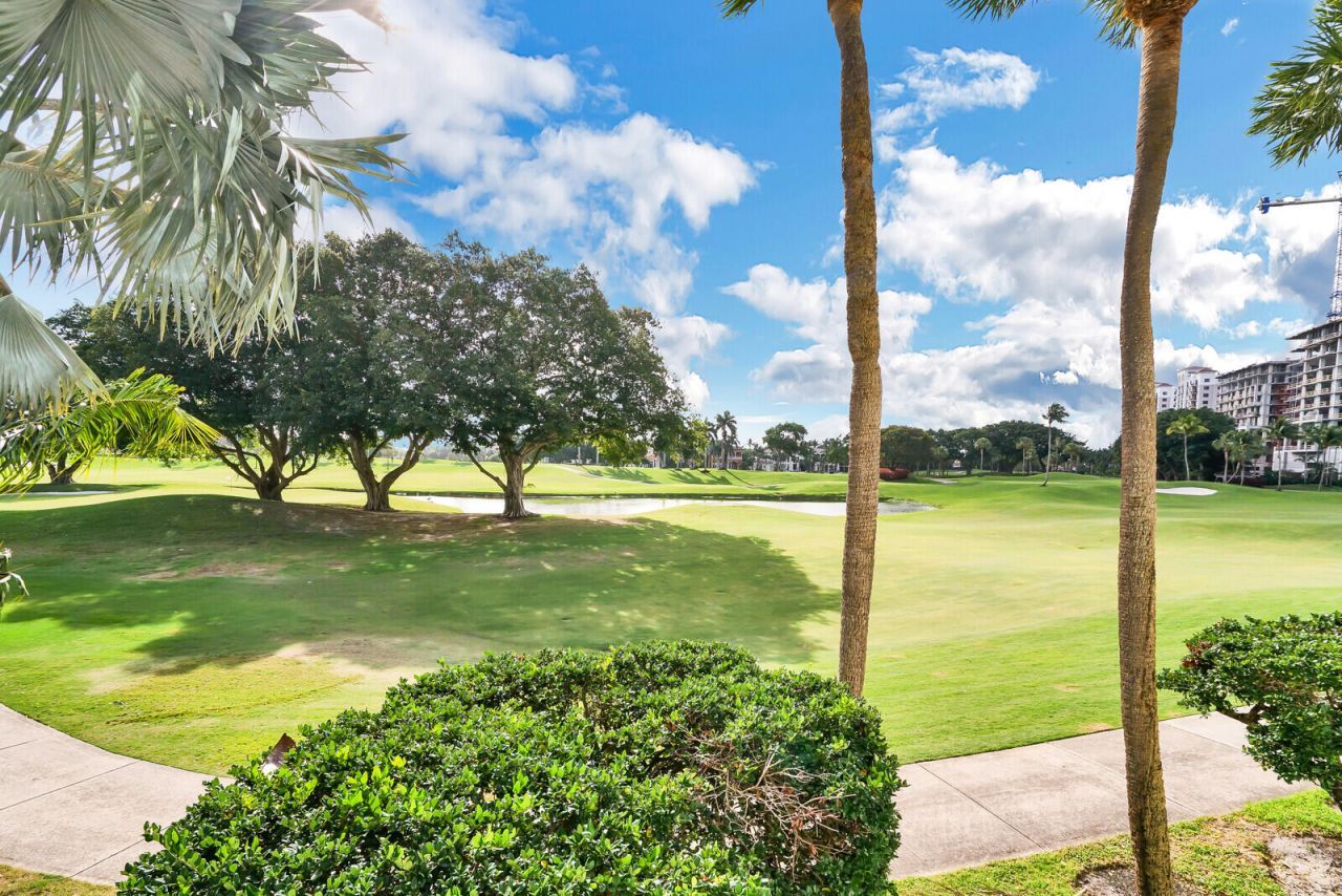 550 SE Mizner Boulevard, Unit B209, Boca Raton, FL 33432 Photo