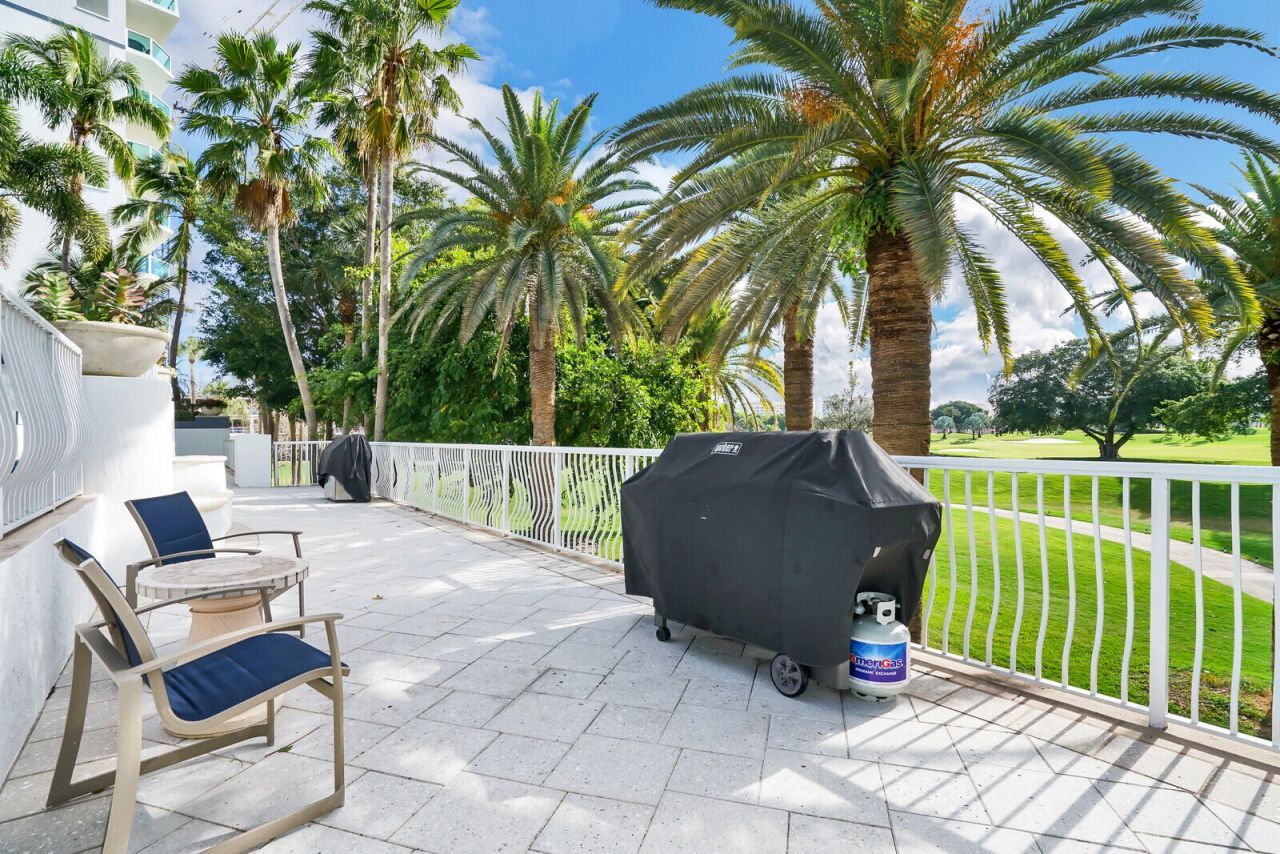 550 SE Mizner Boulevard, Unit B209, Boca Raton, FL 33432 Photo
