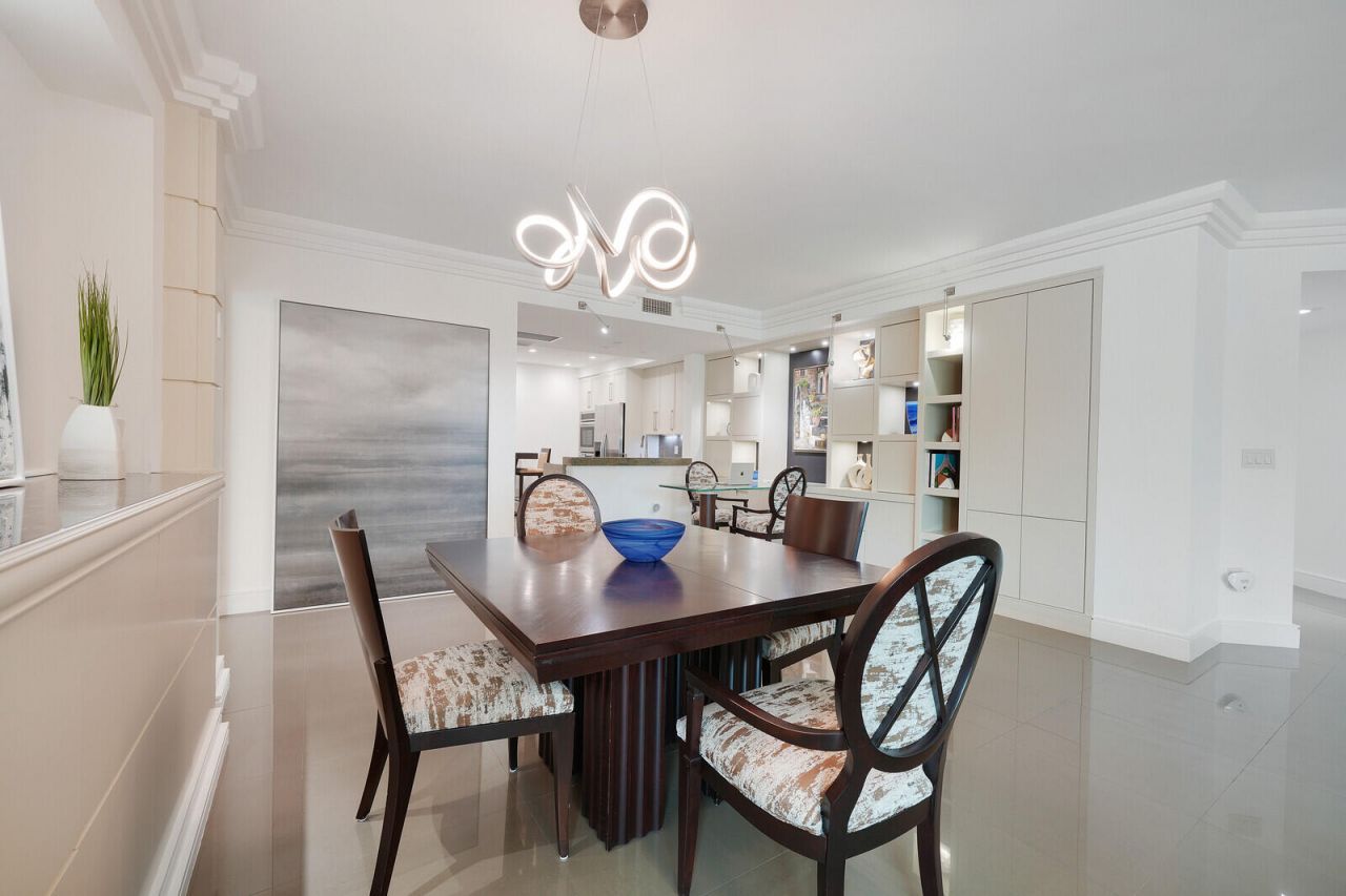 550 SE Mizner Boulevard, Unit B209, Boca Raton, FL 33432 Photo