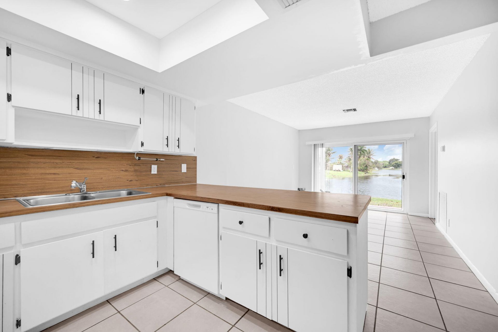 6542 NW 24th Court, Unit W, Margate, FL 33063 Photo