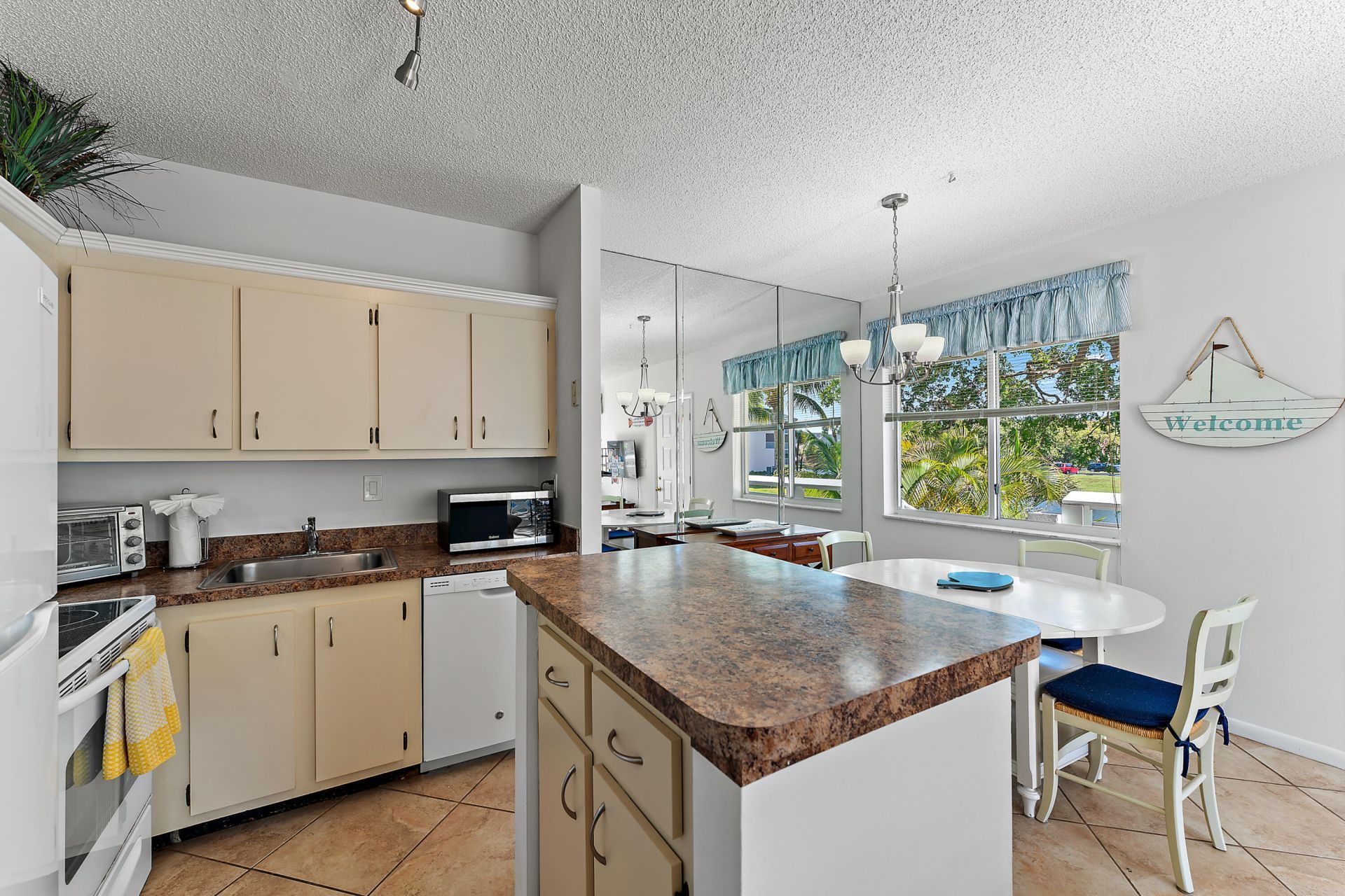 353 S Us Hwy 1, Unit B8, Jupiter, FL 33477 Photo