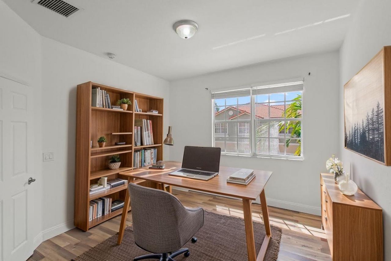 9051 Plymouth Place, Unit 20203, Tamarac, FL 33321 Photo