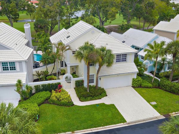 18 Windsor Lane, Palm Beach Gardens, FL 33418