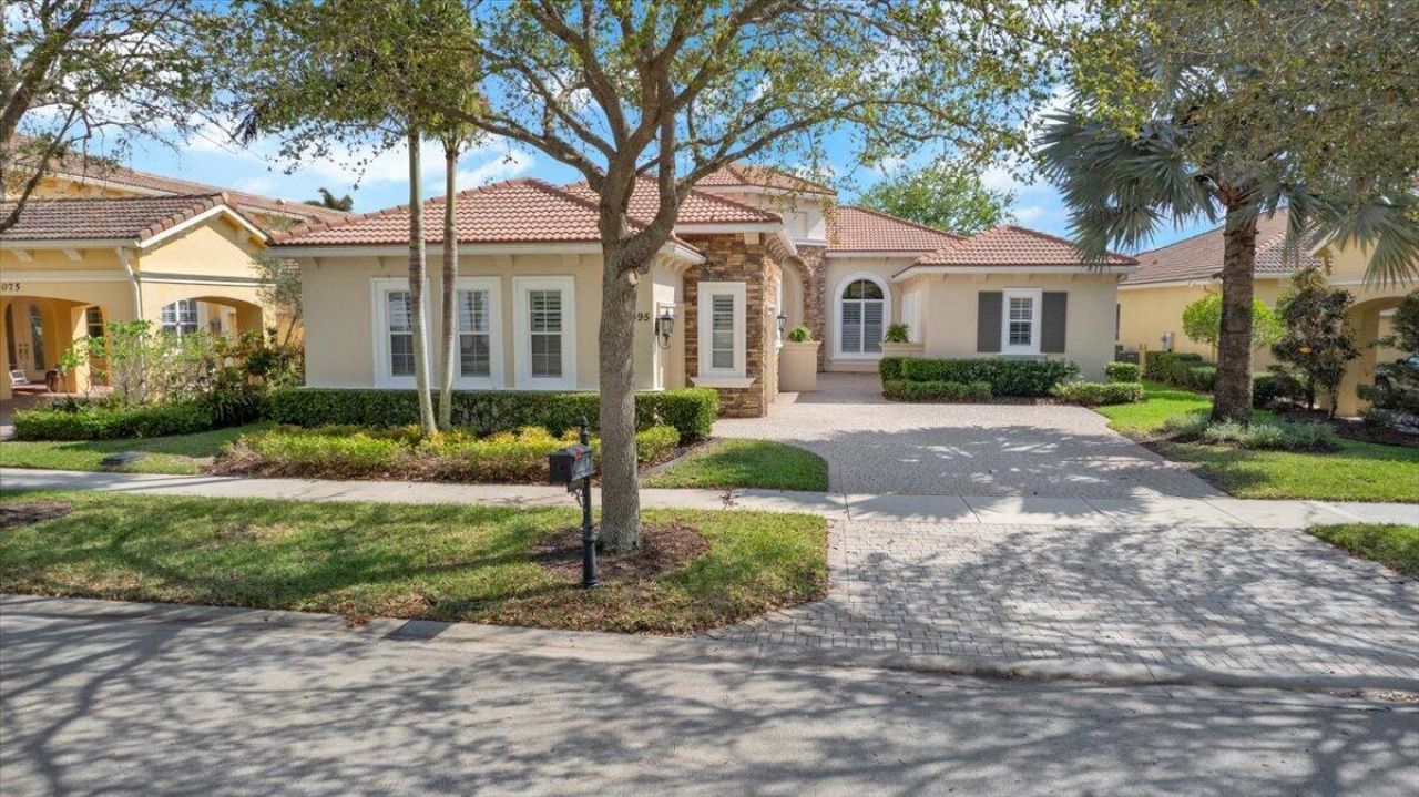 10095 SW Nuova Way, Port Saint Lucie, FL 34986 Photo