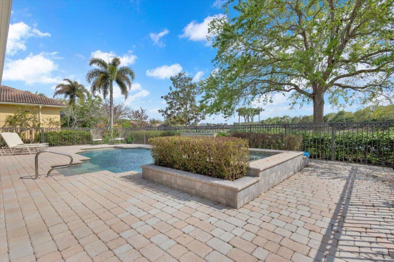 10095 SW Nuova Way, Port Saint Lucie, FL 34986 Photo