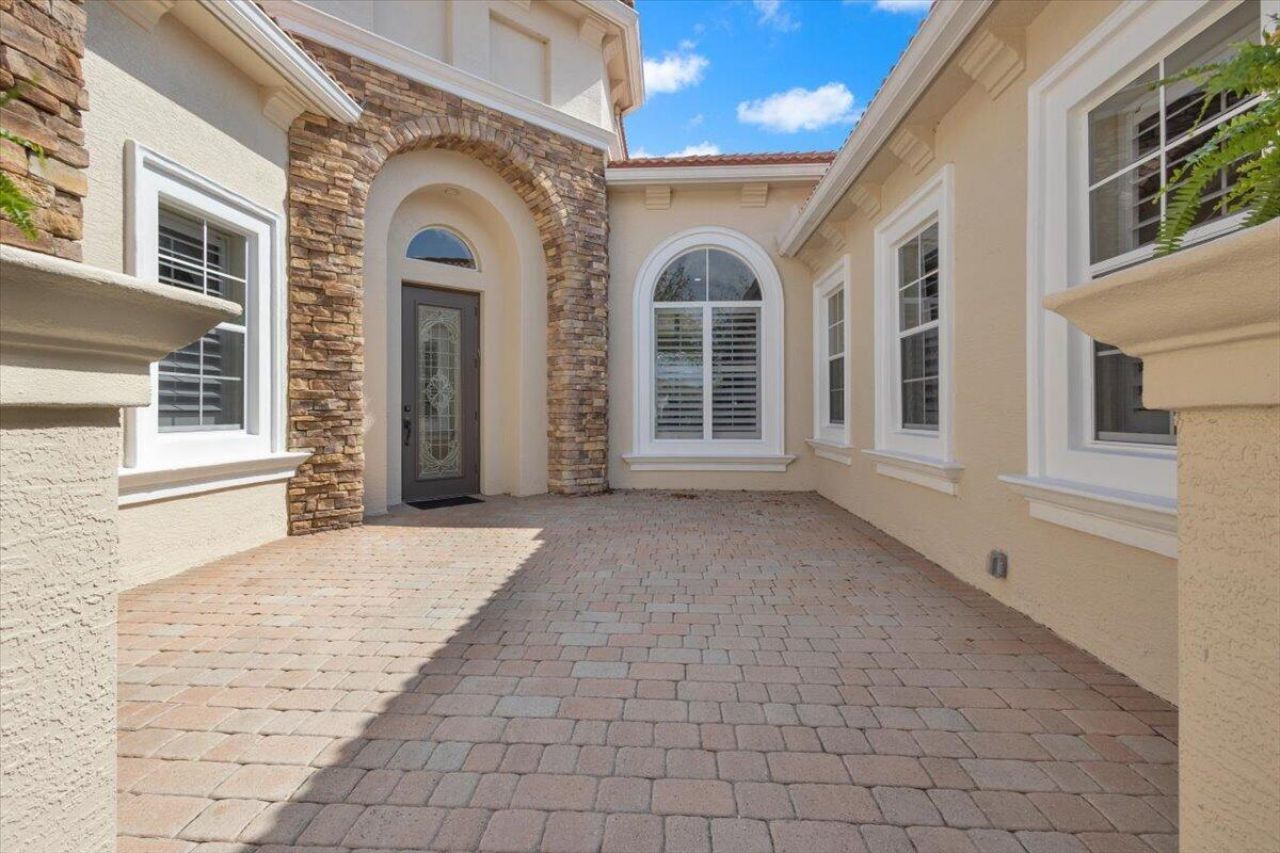 10095 SW Nuova Way, Port Saint Lucie, FL 34986 Photo