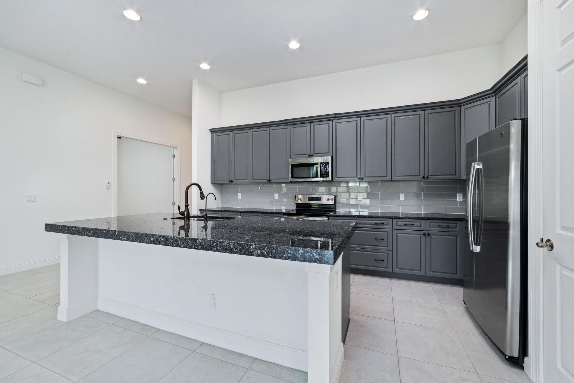 9135 SW Pepoli Way, Port Saint Lucie, FL 34987 Photo