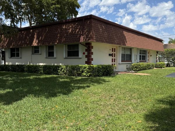 3225 NE 21st Avenue, Unit 7, Lighthouse Point, FL 33064