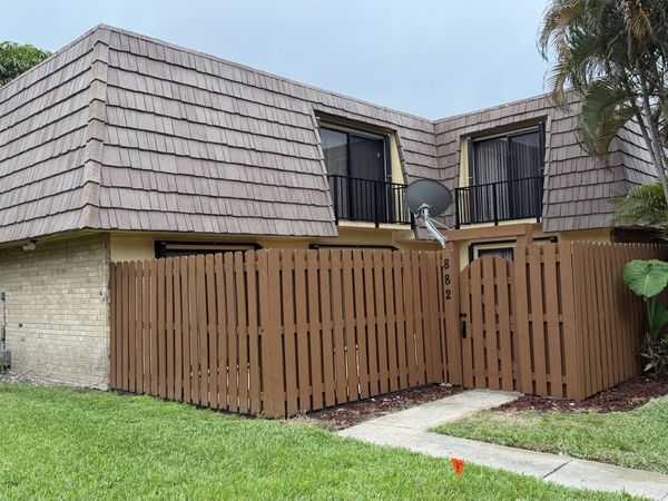 882 Springdale Circle, Unit 88-b, Palm Springs, FL 33461