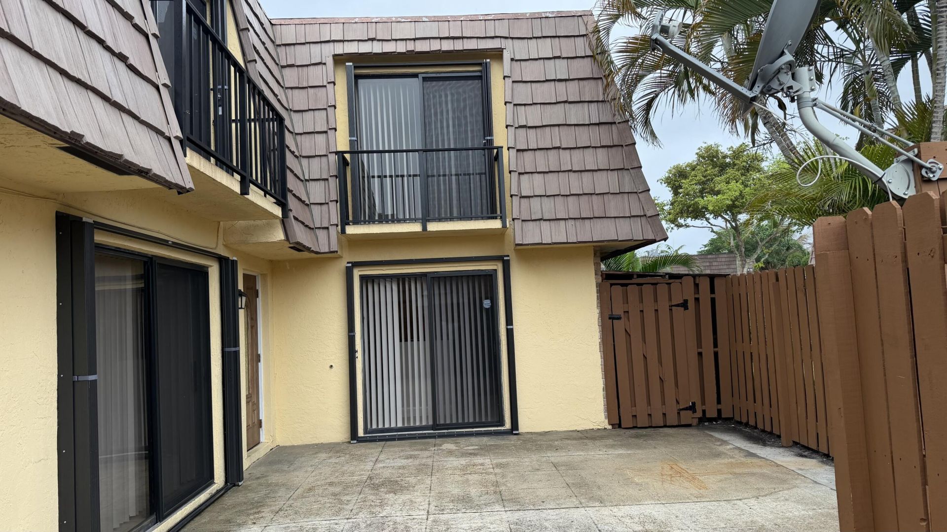 882 Springdale Circle, Unit 88-b, Palm Springs, FL 33461 Photo