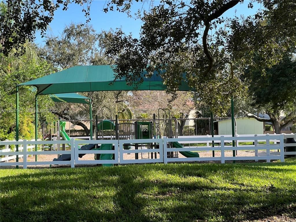 31 Chestnut Circle, Cooper City, FL 33026 Photo