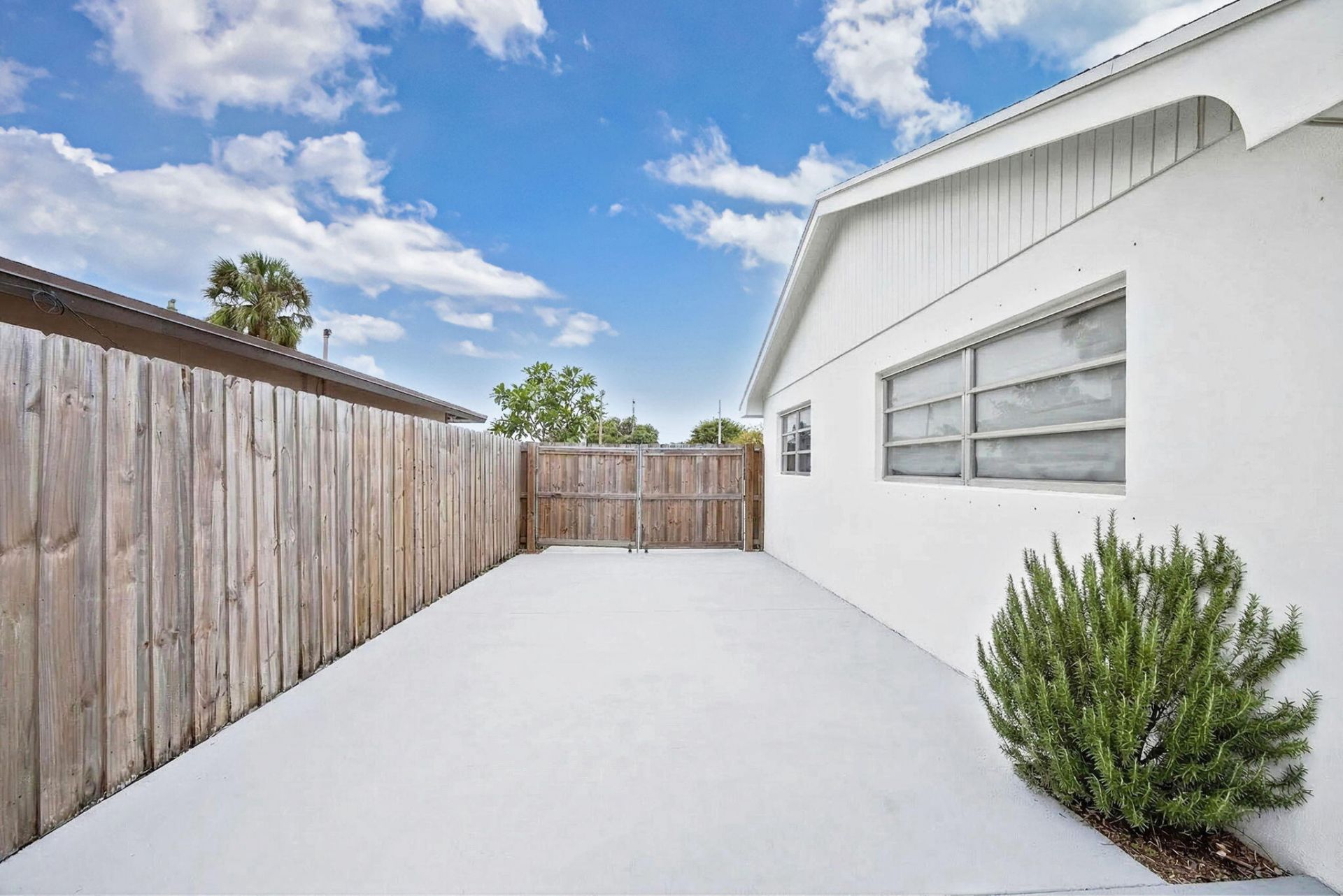 9820 Daisy Avenue, Palm Beach Gardens, FL 33410 Photo