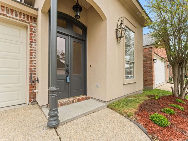 10684 Woodland Oaks, Baton Rouge, LA 70809