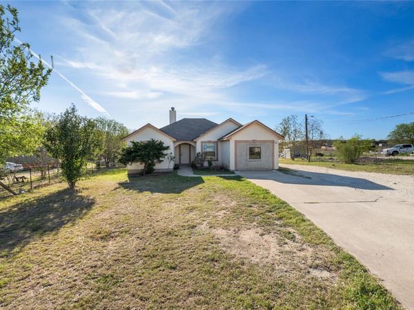 135 Petirrojo CT , Del Valle, TX 78617