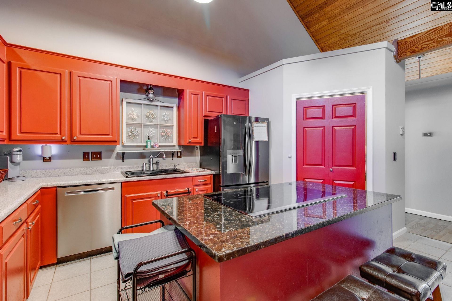 239 Blackthorn Drive Photo 15