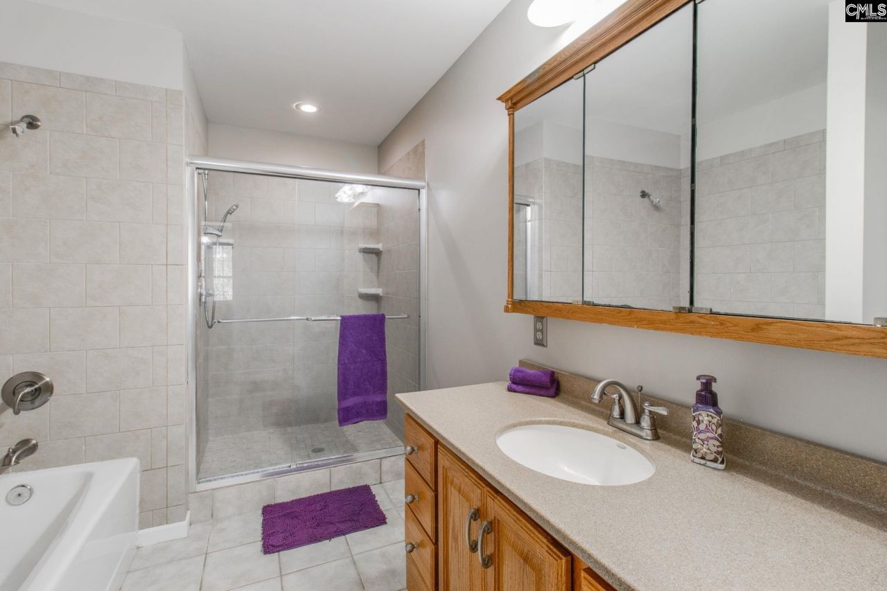 239 Blackthorn Drive Photo 21