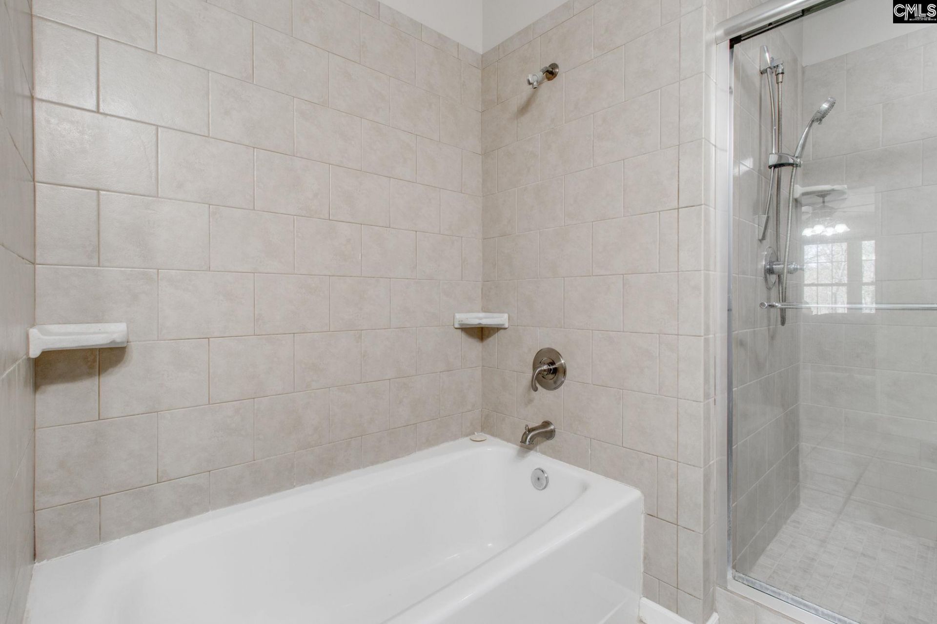 239 Blackthorn Drive Photo 23