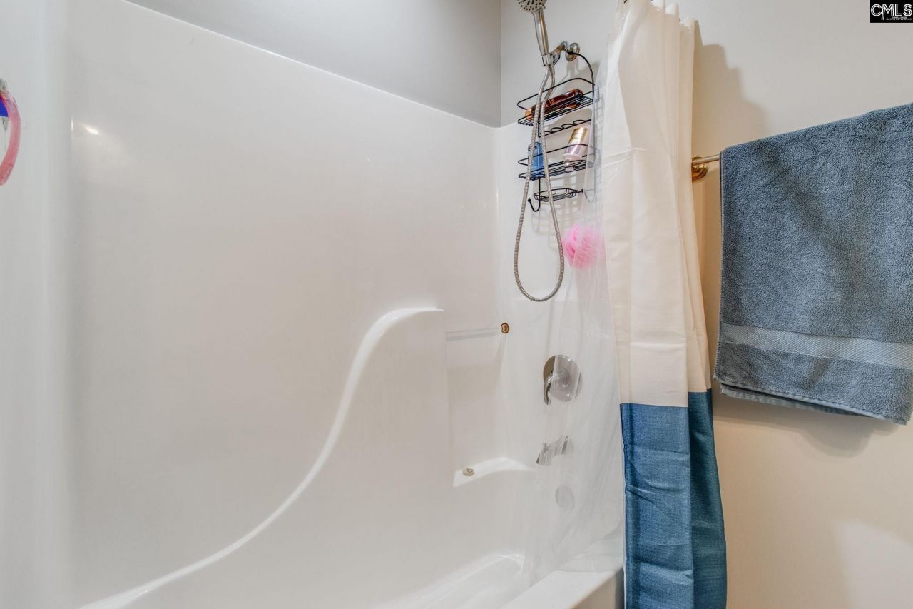 239 Blackthorn Drive Photo 28