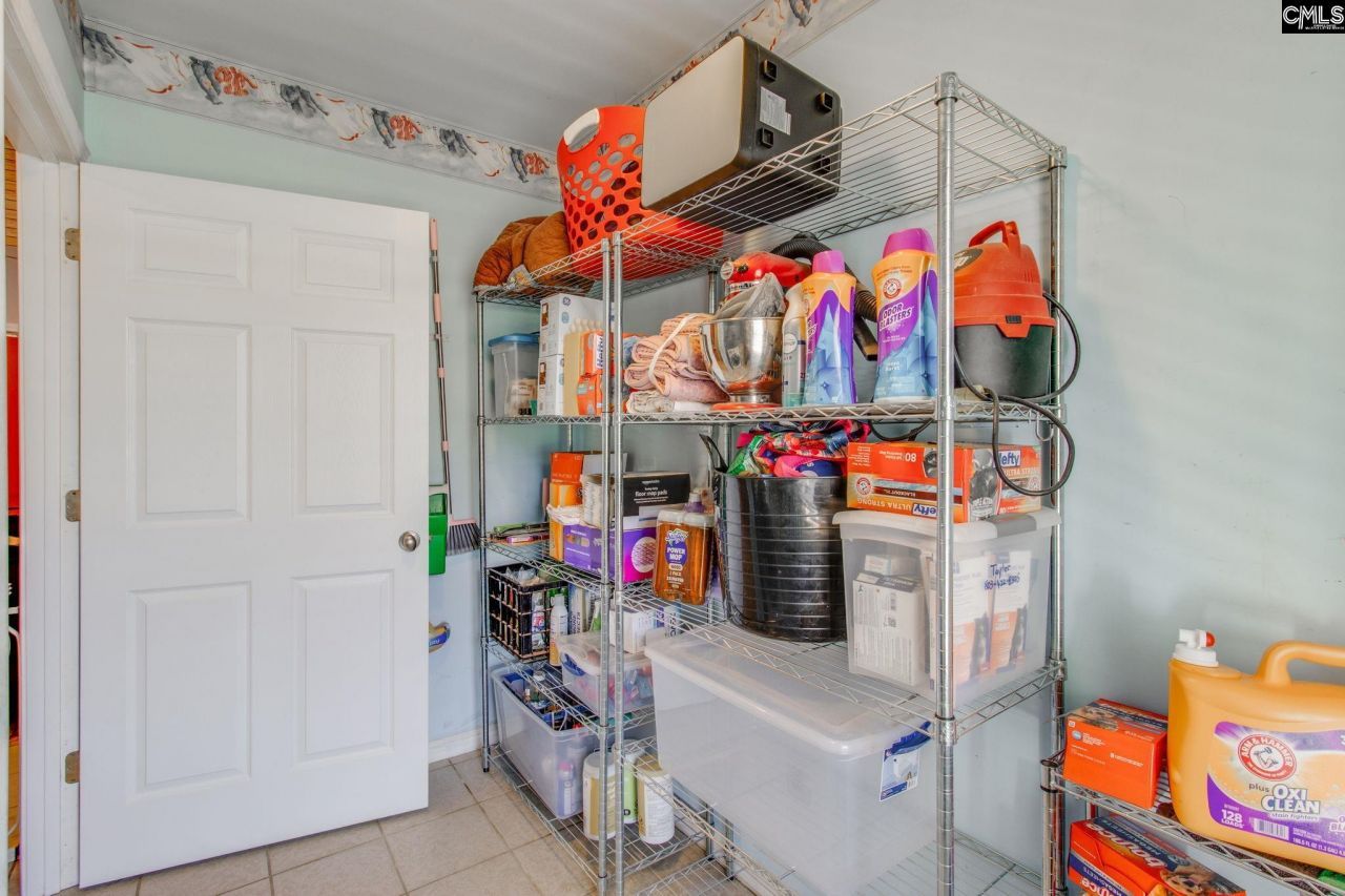 239 Blackthorn Drive Photo 30