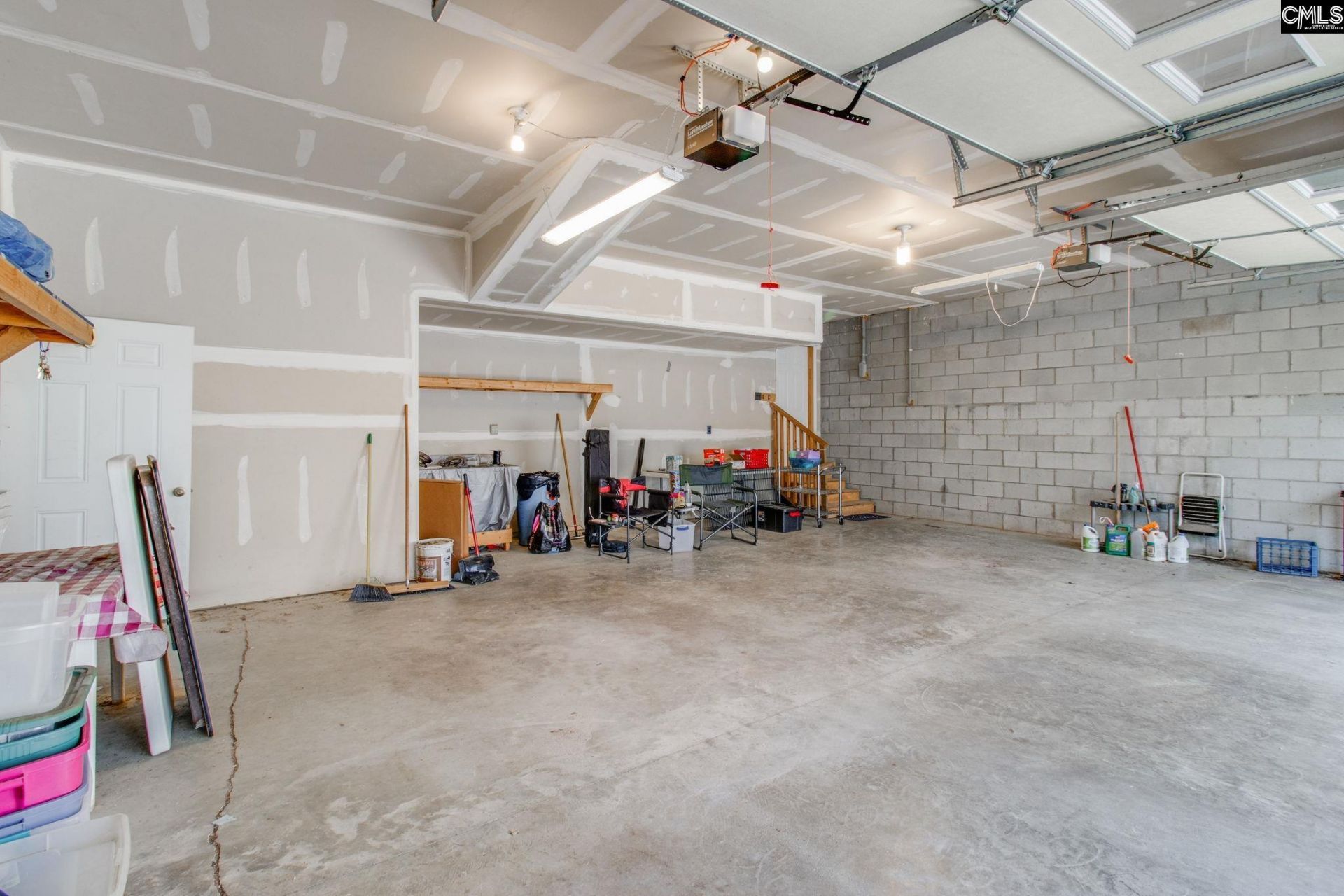 239 Blackthorn Drive Photo 33